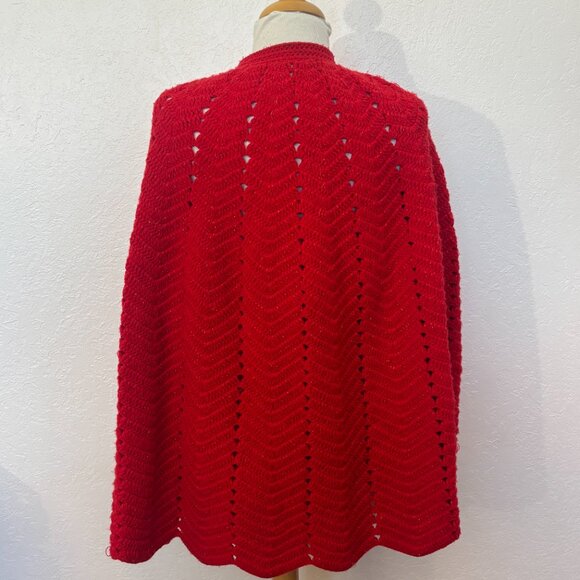 Red hand crocheted sweater cape SZ L - buttons Gold metallic threads throughout - Picture 5 of 6